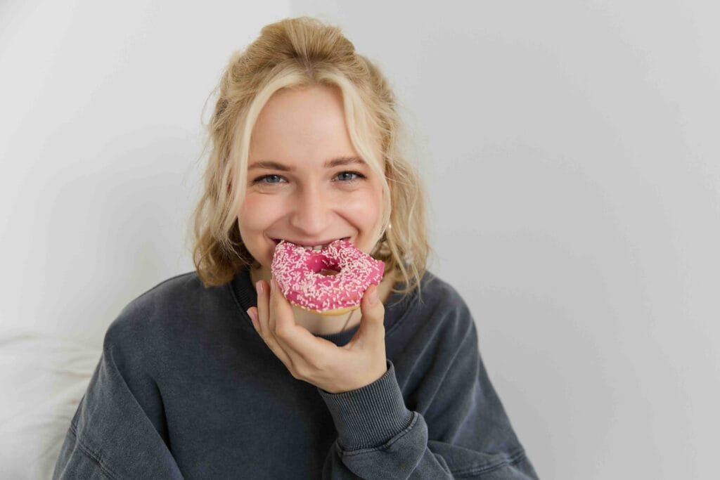 Mangiare dolci con le faccette dentali
